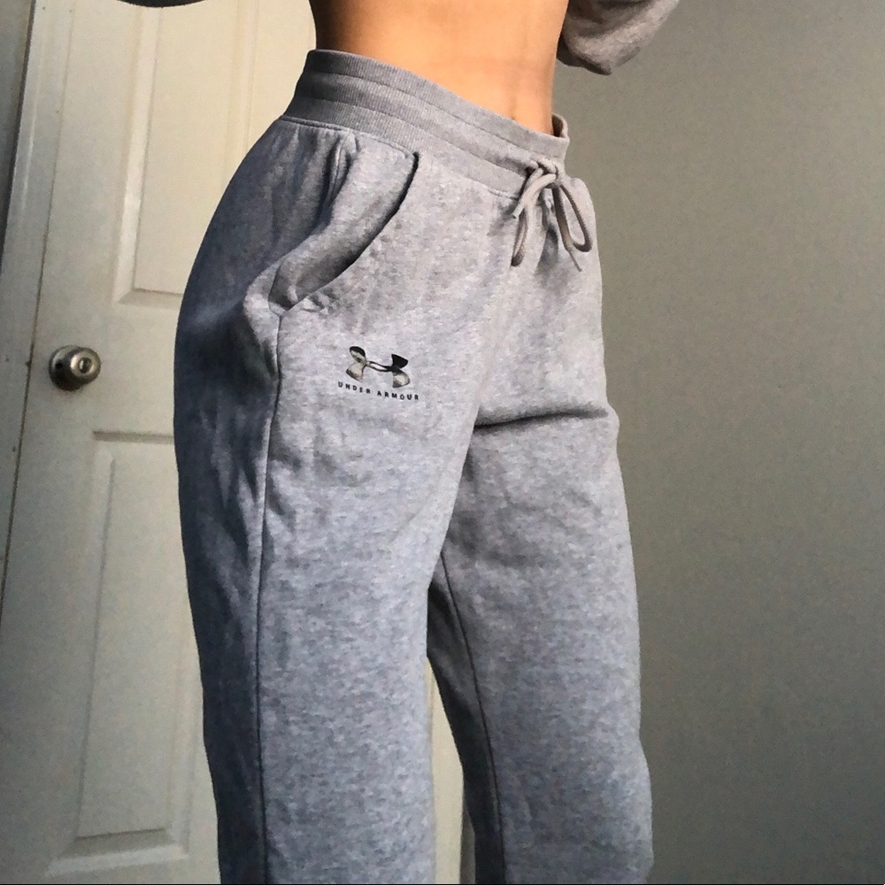 light grey Under Armour joggers / sweatpants